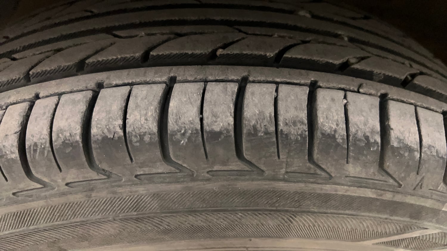 Used 2017 Hyundai Grand i10 Sportz 1.2 Kappa VTVT Petrol Manual tyres LEFT FRONT TYRE TREAD VIEW