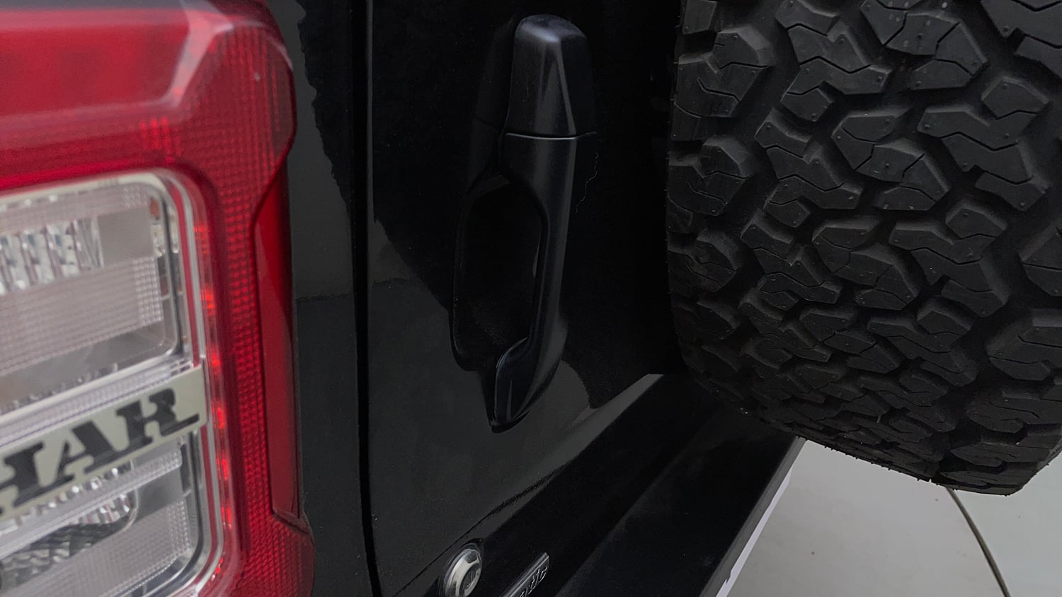 Used 2022 mahindra Thar LX Hard Top Petrol AT 4WD Petrol Automatic dents MINOR SCRATCH