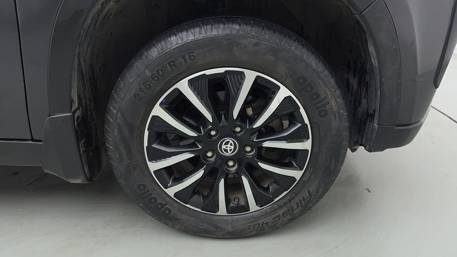 Used 2022 Toyota Urban Cruiser Premium Grade MT Petrol Manual tyres RIGHT FRONT TYRE RIM VIEW