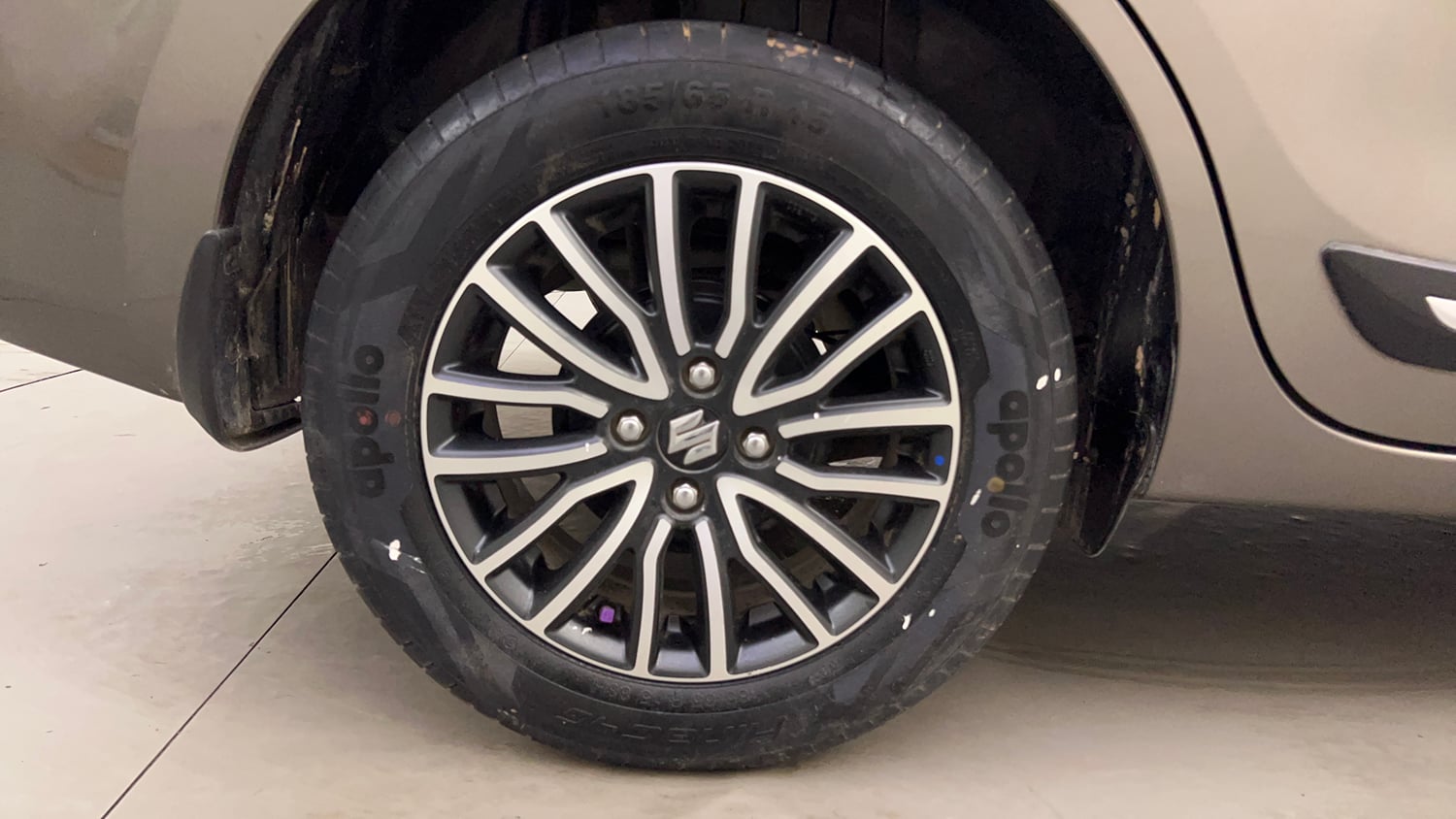 Used 2022 Maruti Suzuki Dzire ZXi Plus AGS Petrol Automatic tyres RIGHT REAR TYRE RIM VIEW
