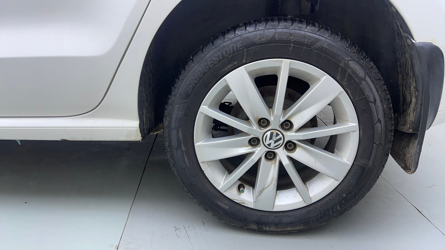 Used 2016 Volkswagen Polo Highline1.2L (P) Petrol Manual tyres LEFT REAR TYRE RIM VIEW