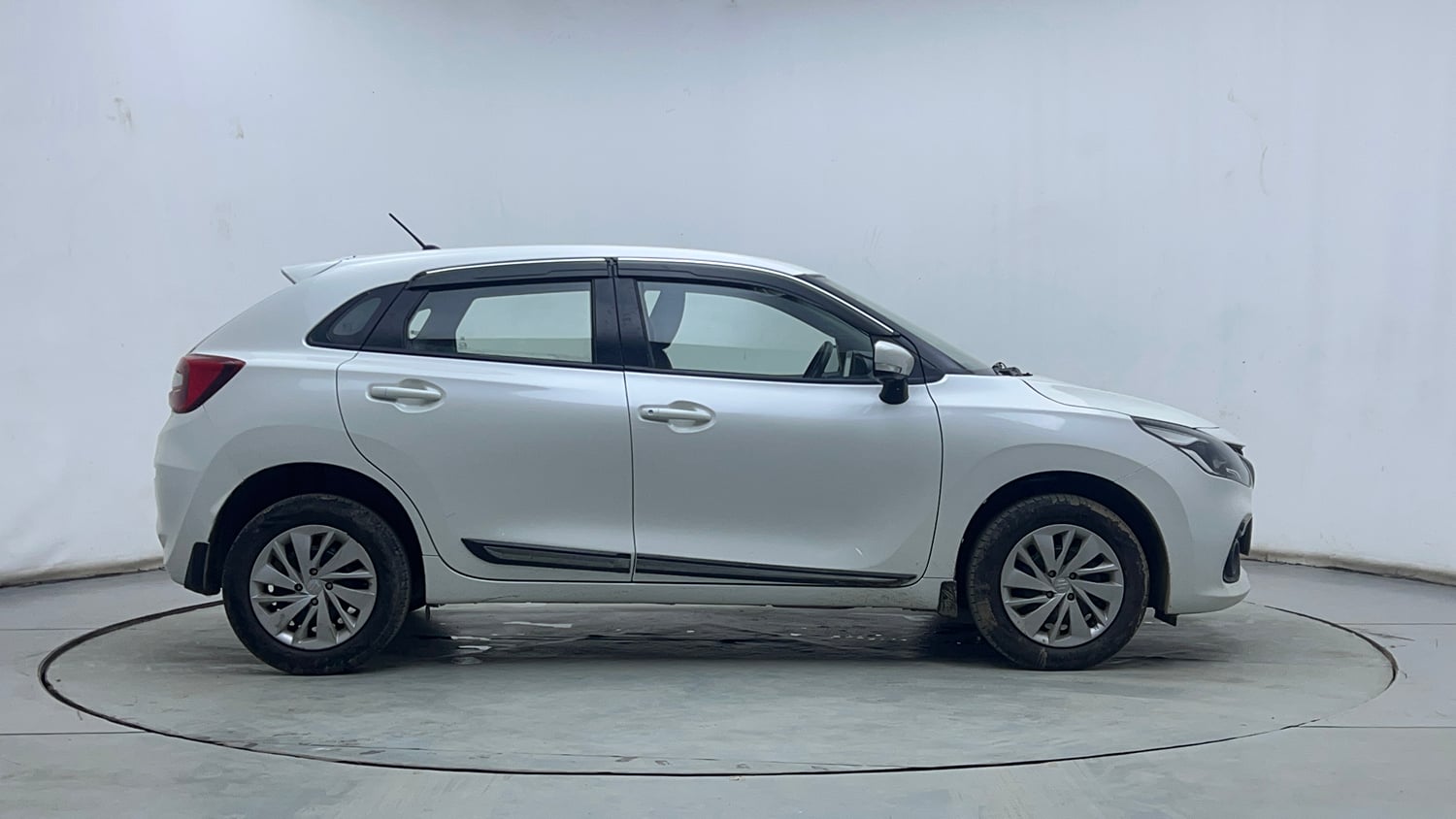 Used 2022 Maruti Suzuki Baleno Delta Petrol Manual exterior RIGHT SIDE VIEW