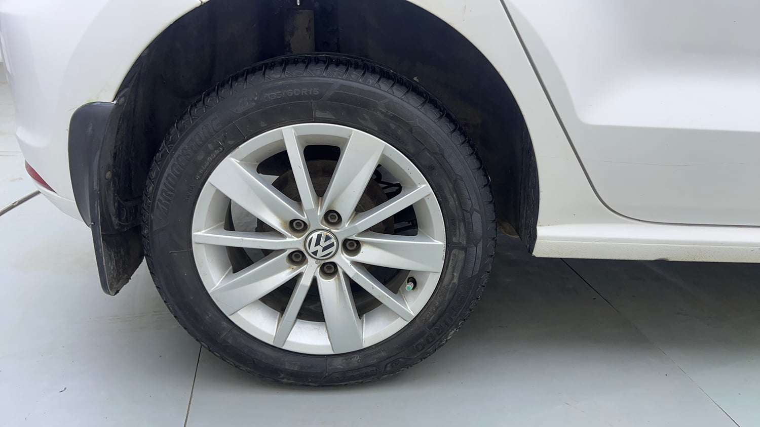 Used 2016 Volkswagen Polo Highline1.2L (P) Petrol Manual tyres RIGHT REAR TYRE RIM VIEW