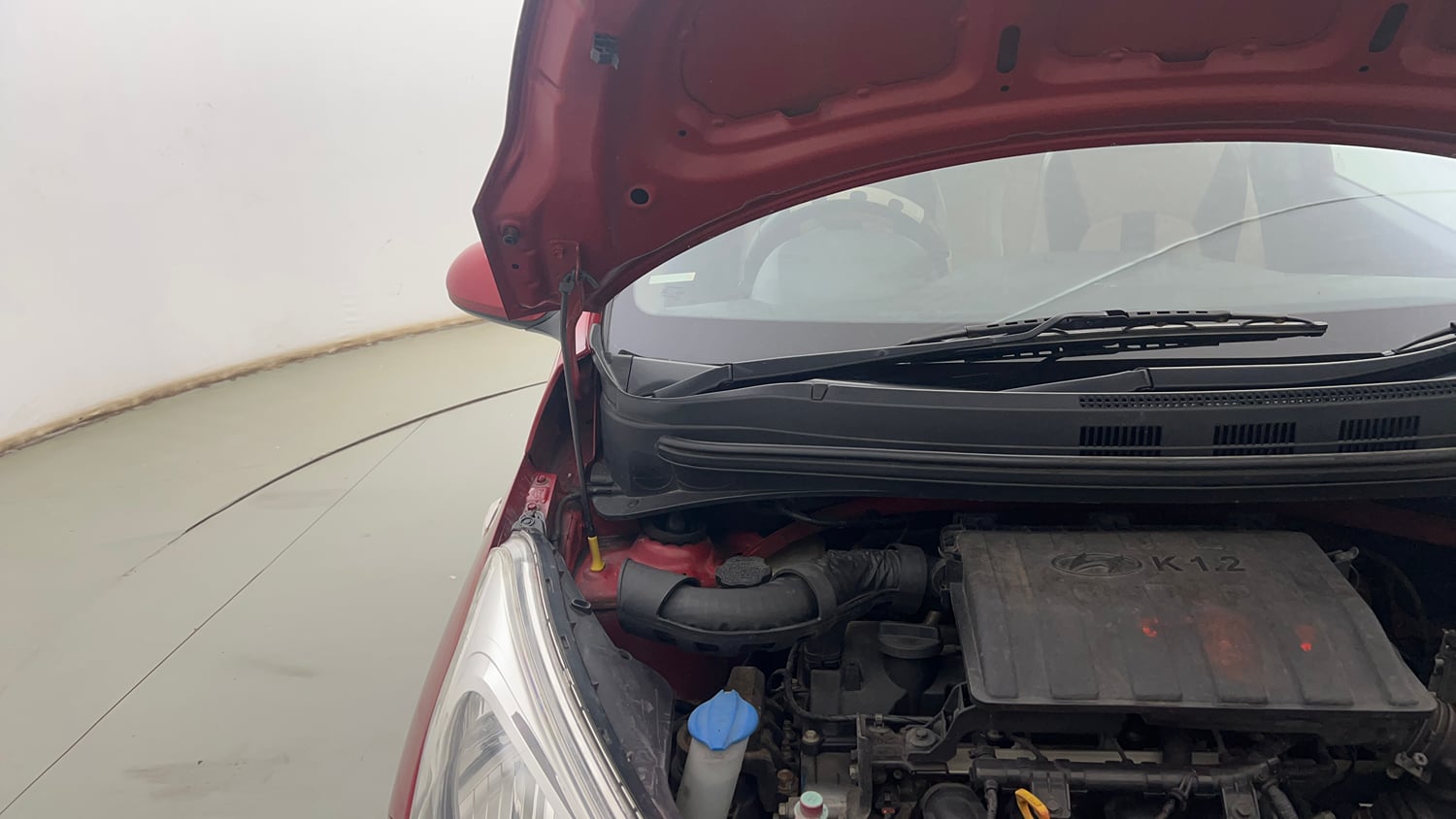 Used 2018 Hyundai Grand i10 Magna 1.2 Kappa VTVT Petrol Manual engine ENGINE RIGHT SIDE HINGE & APRON VIEW