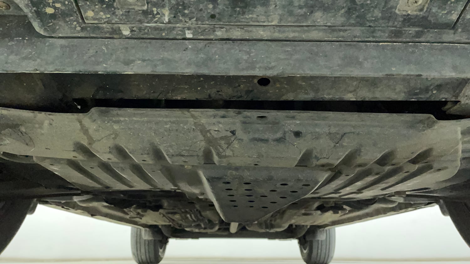 Used 2022 Tata Harrier XZA Plus Dark Edition Diesel Automatic extra FRONT LEFT UNDERBODY VIEW