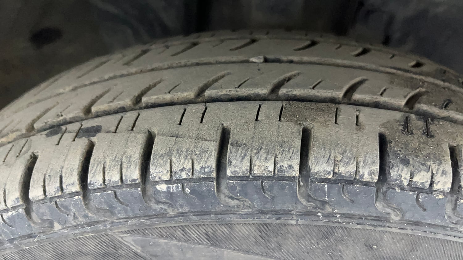 Used 2016 Renault Kwid RXT Petrol Manual tyres RIGHT FRONT TYRE TREAD VIEW