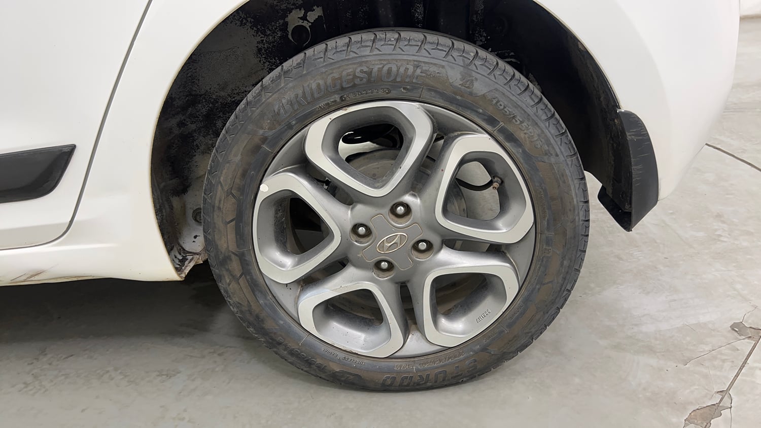 Used 2019 Hyundai Elite i20 Asta 1.2 (O) Petrol Manual tyres LEFT REAR TYRE RIM VIEW