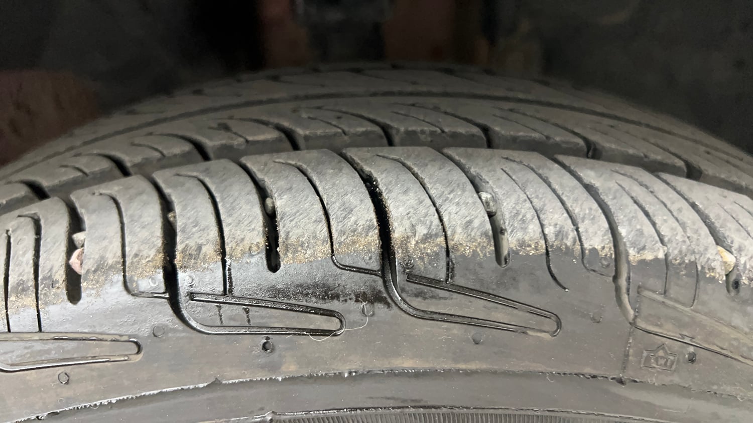 Used 2020 Renault Kwid 1.0 RXT AMT Opt Petrol Automatic tyres RIGHT FRONT TYRE TREAD VIEW