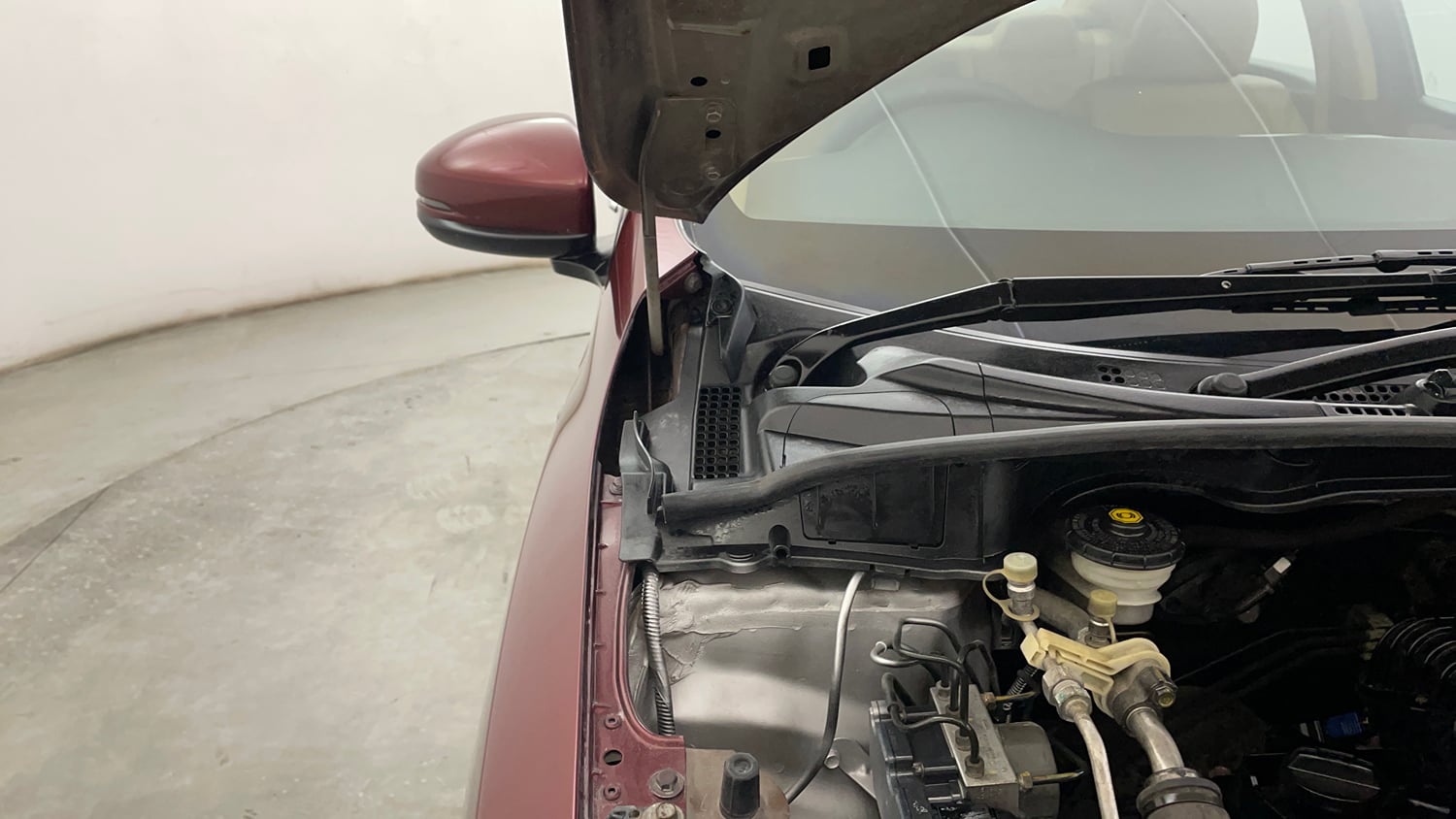Used 2016 Honda City VX (O) MT Petrol Manual engine ENGINE RIGHT SIDE HINGE & APRON VIEW