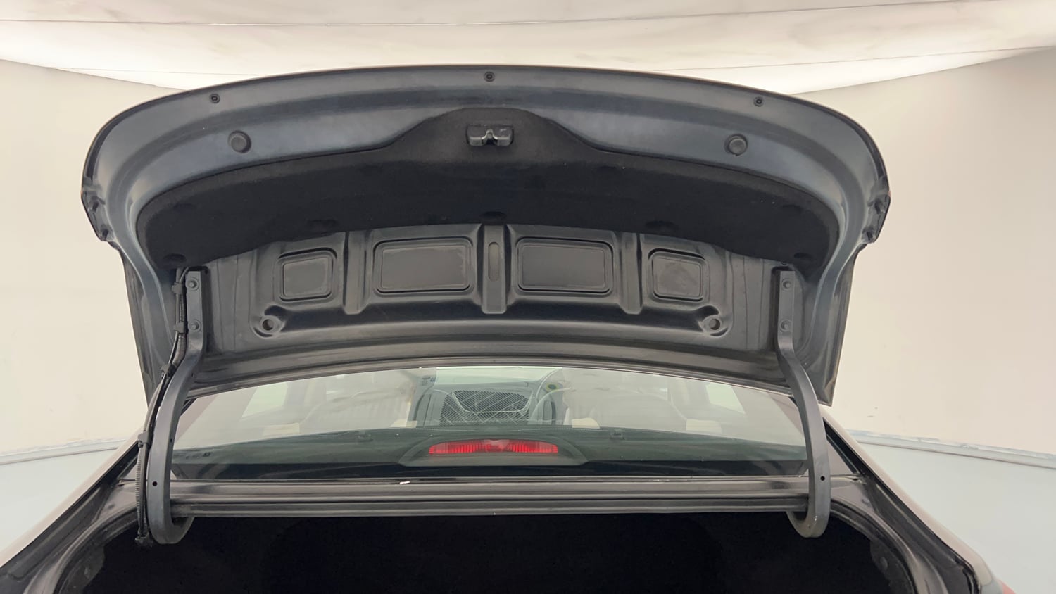 Used 2019 Hyundai Verna SX Plus 1.6 VTVT AT Petrol Automatic interior DICKY DOOR OPEN VIEW