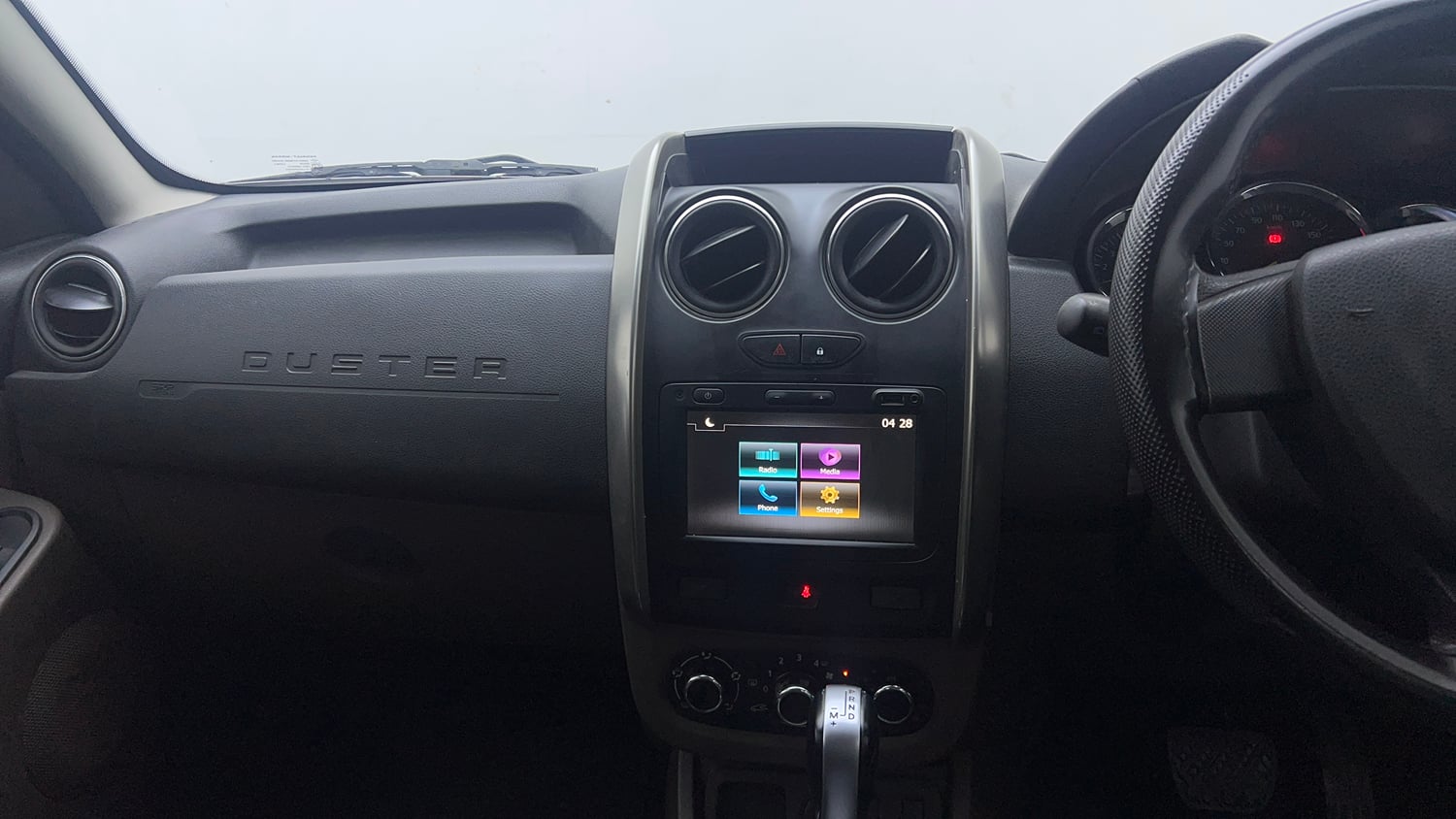 Used 2019 Renault Duster RXS CVT Petrol Automatic interior MUSIC SYSTEM & AC CONTROL VIEW