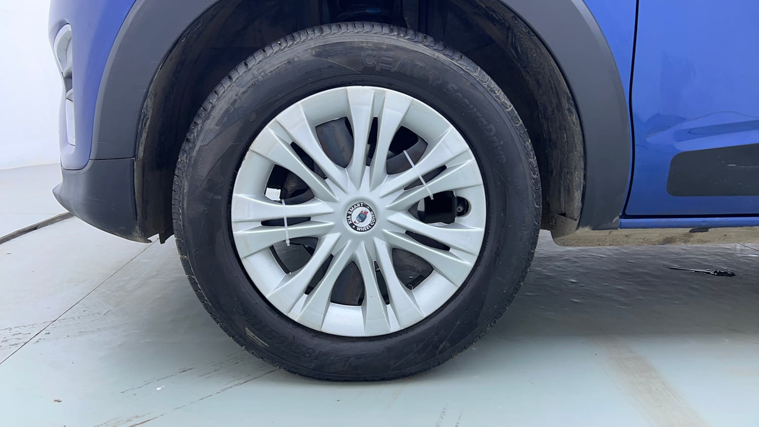 Used 2022 Renault Triber RXZ Petrol Manual tyres LEFT FRONT TYRE RIM VIEW
