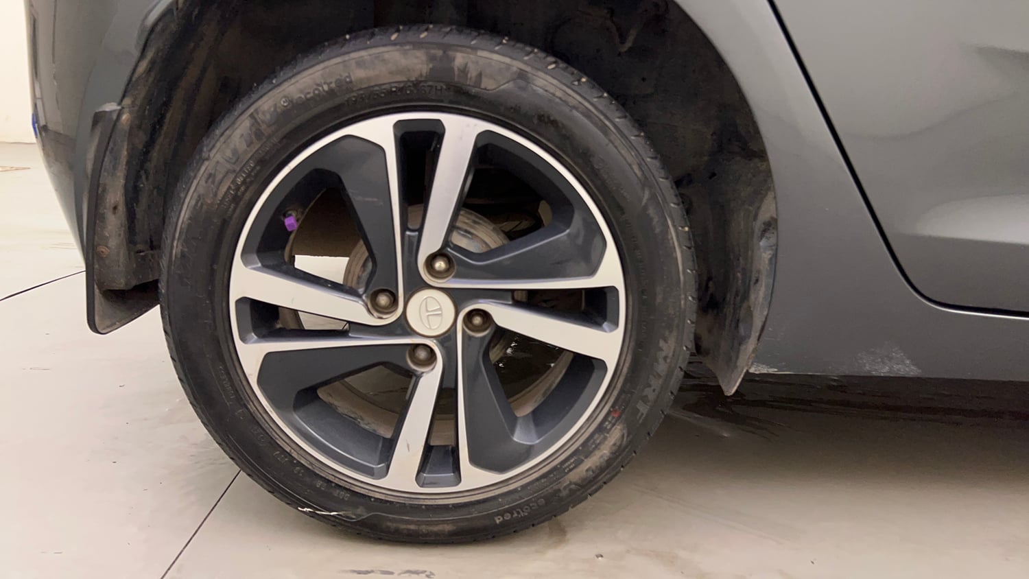 Used 2021 Tata Altroz XZ Petrol Petrol Manual tyres RIGHT REAR TYRE RIM VIEW