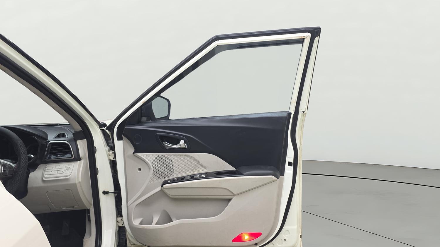 Used 2020 Mahindra XUV 300 W8 (O) 1.5 Diesel Diesel Manual interior RIGHT FRONT DOOR OPEN VIEW