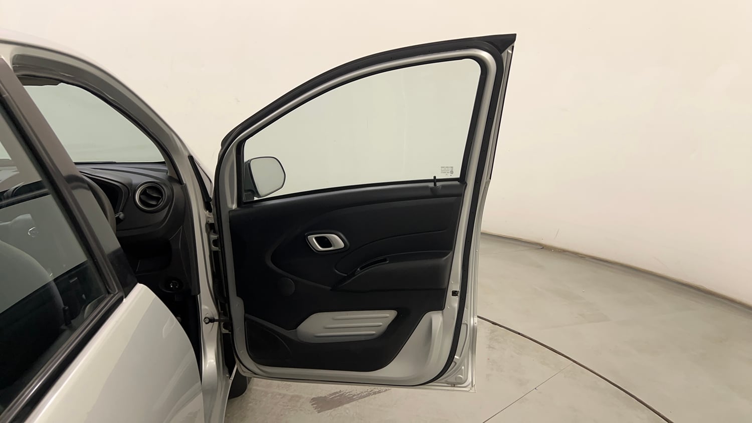 Used 2019 Datsun Redi-GO S 1.0 Petrol Manual interior RIGHT FRONT DOOR OPEN VIEW