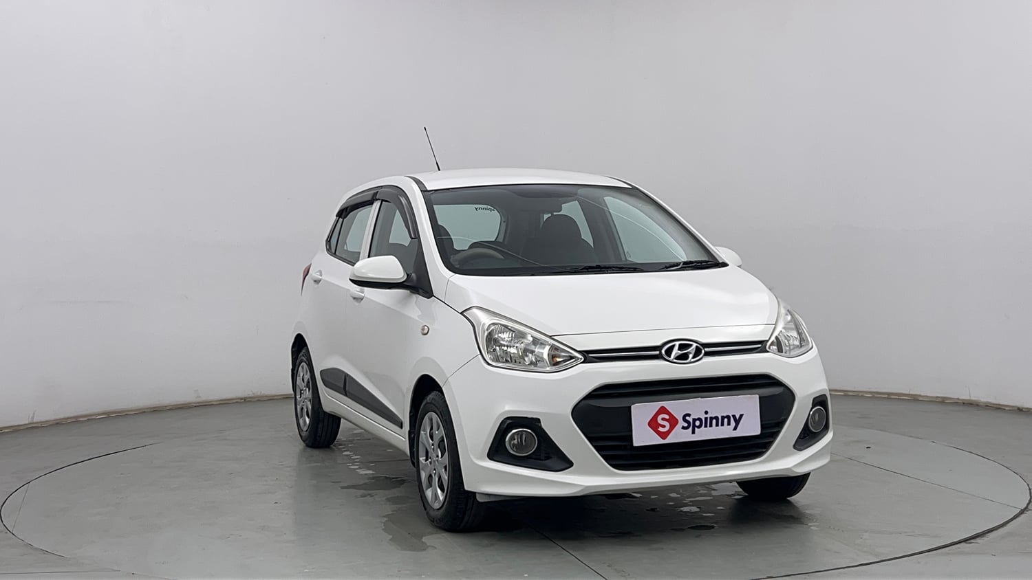 Used 2016 Hyundai Grand i10 Magna 1.2 Kappa VTVT Petrol Manual exterior RIGHT FRONT CORNER VIEW