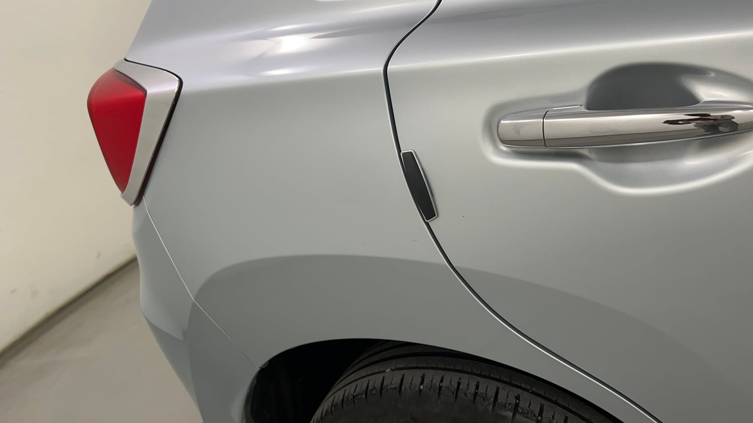 Used 2023 Toyota Glanza V AMT Petrol Automatic dents MINOR SCRATCH