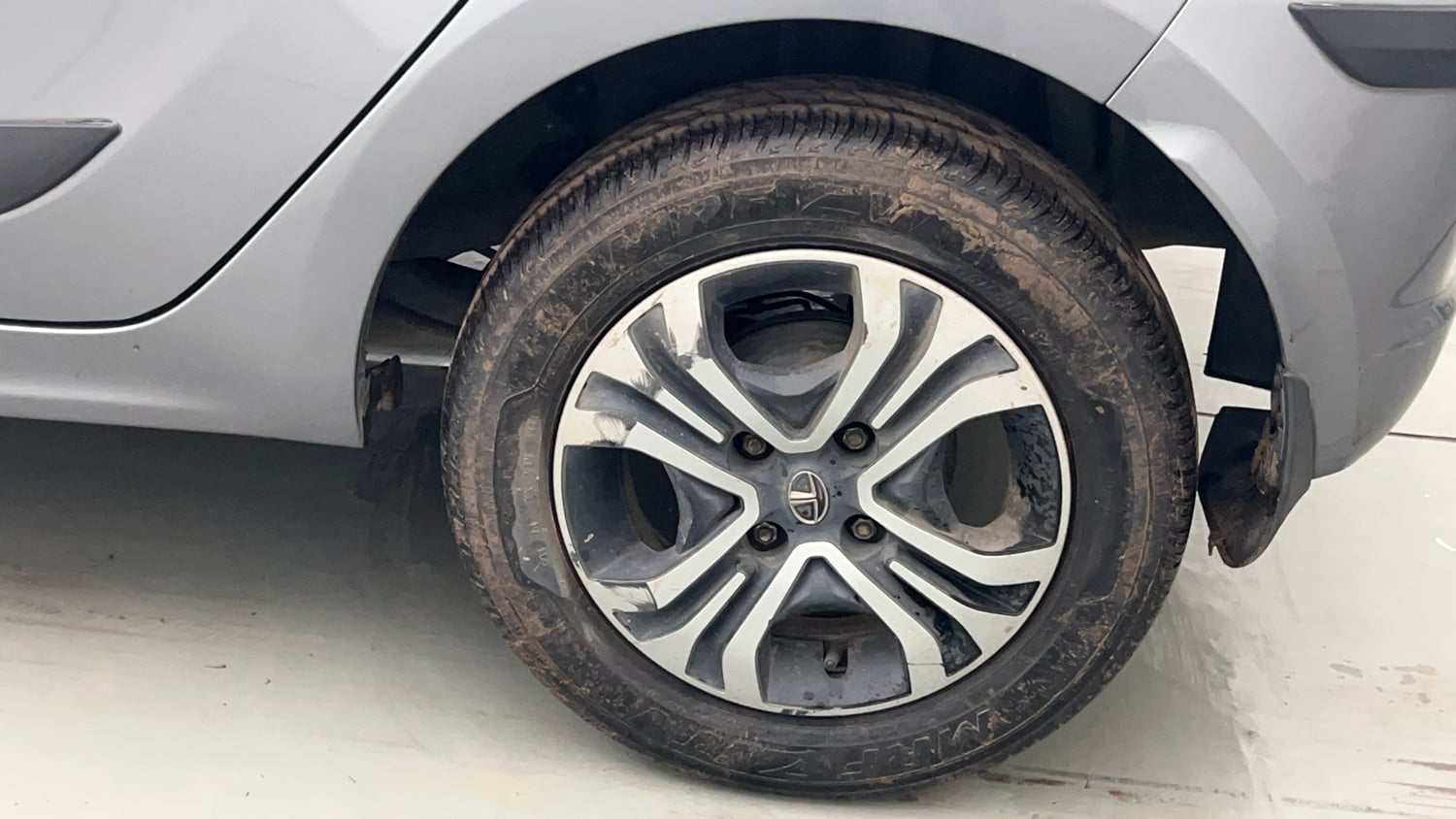 Used 2019 Tata Tiago Revotron XZ Petrol Manual tyres LEFT REAR TYRE RIM VIEW