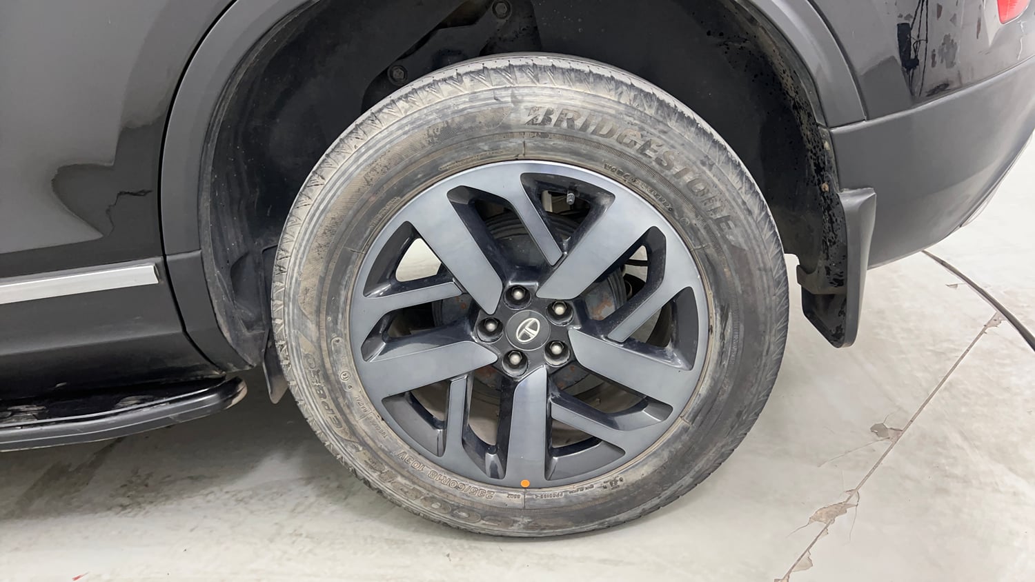 Used 2022 Tata Harrier XZ Plus Dark Edition Diesel Manual tyres LEFT REAR TYRE RIM VIEW