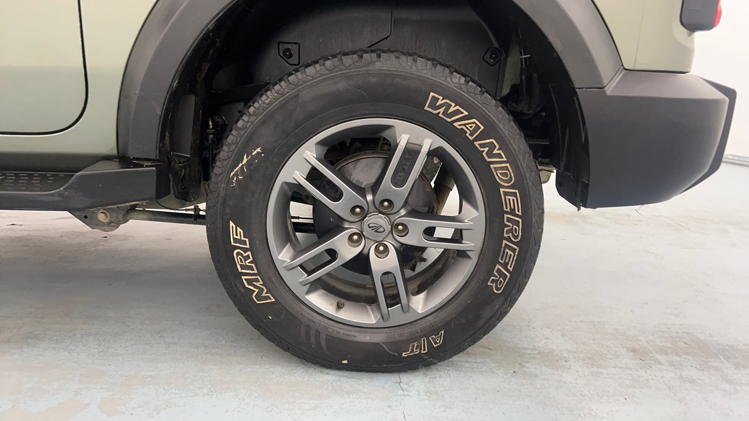 Used 2022 mahindra Thar LX Hard Top Diesel AT 4WD Diesel Automatic tyres LEFT REAR TYRE RIM VIEW