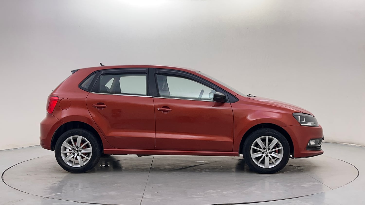 Used 2016 Volkswagen Polo Highline1.2L (P) Petrol Manual exterior RIGHT SIDE VIEW