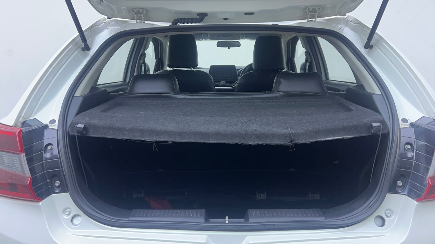 Used 2022 Maruti Suzuki Baleno Delta Petrol Manual interior DICKY INSIDE VIEW