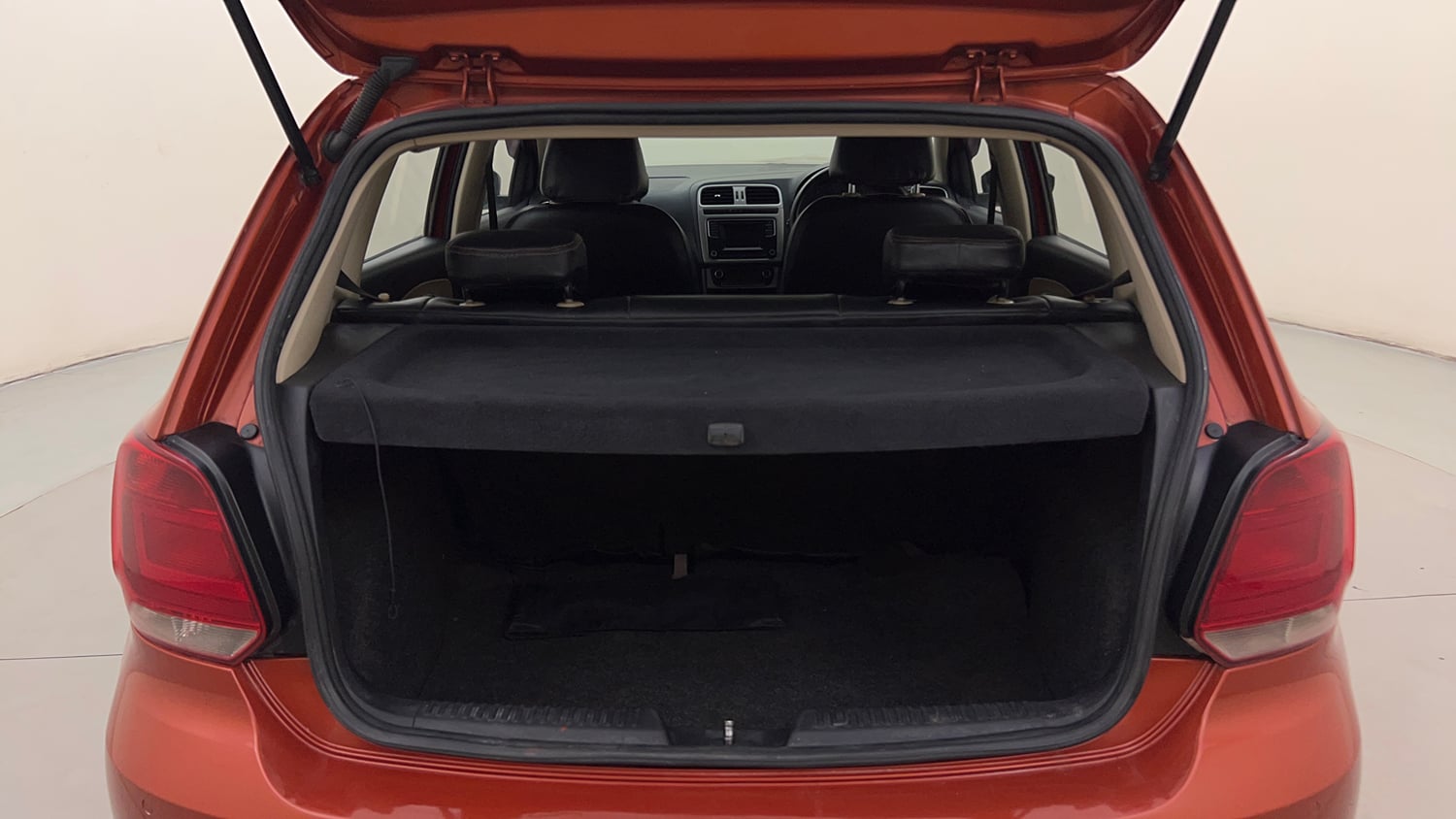 Used 2016 Volkswagen Polo Highline1.2L (P) Petrol Manual interior DICKY INSIDE VIEW