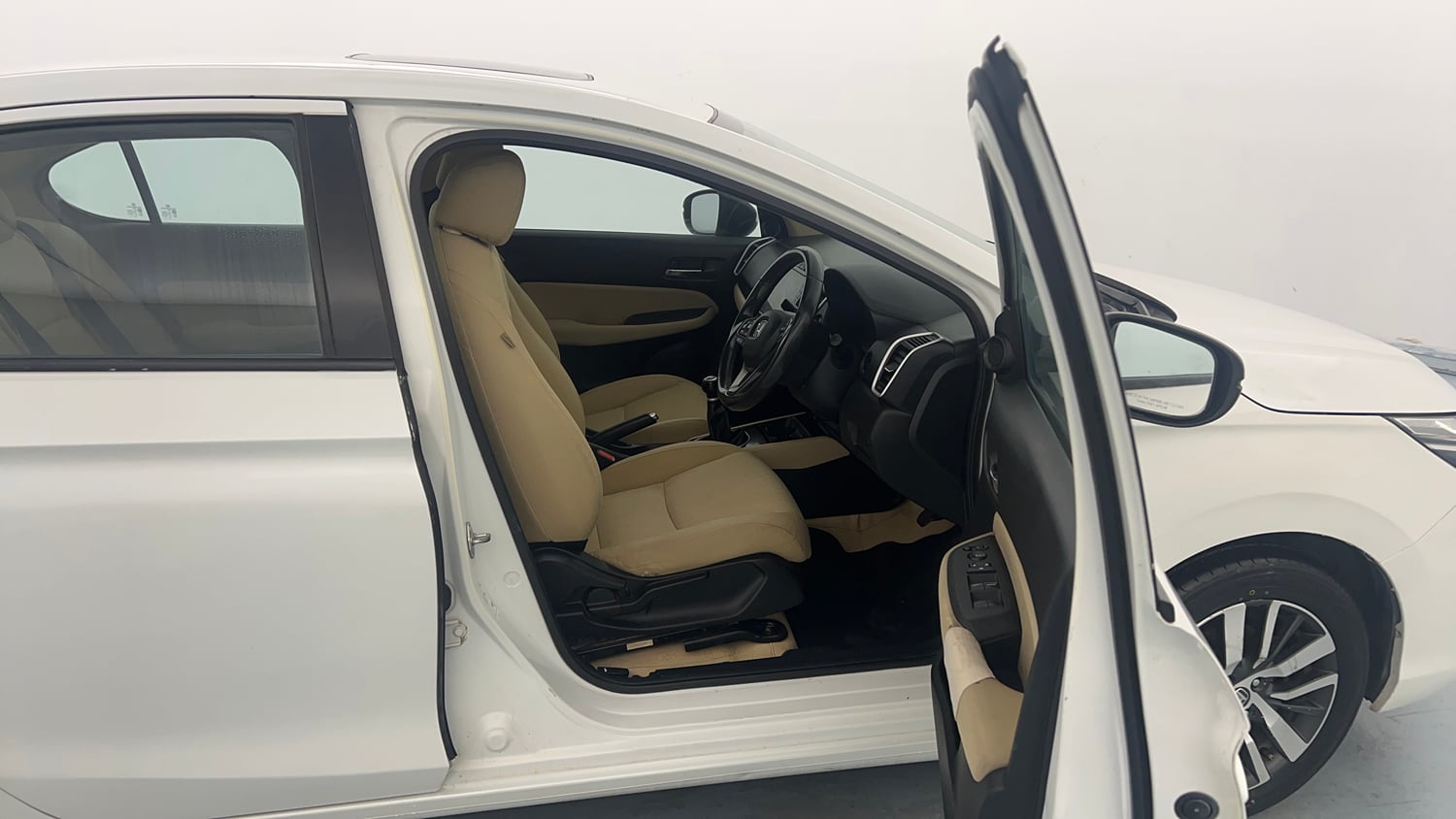 Used 2022 Honda City VX Diesel Diesel Manual interior RIGHT SIDE FRONT DOOR CABIN VIEW