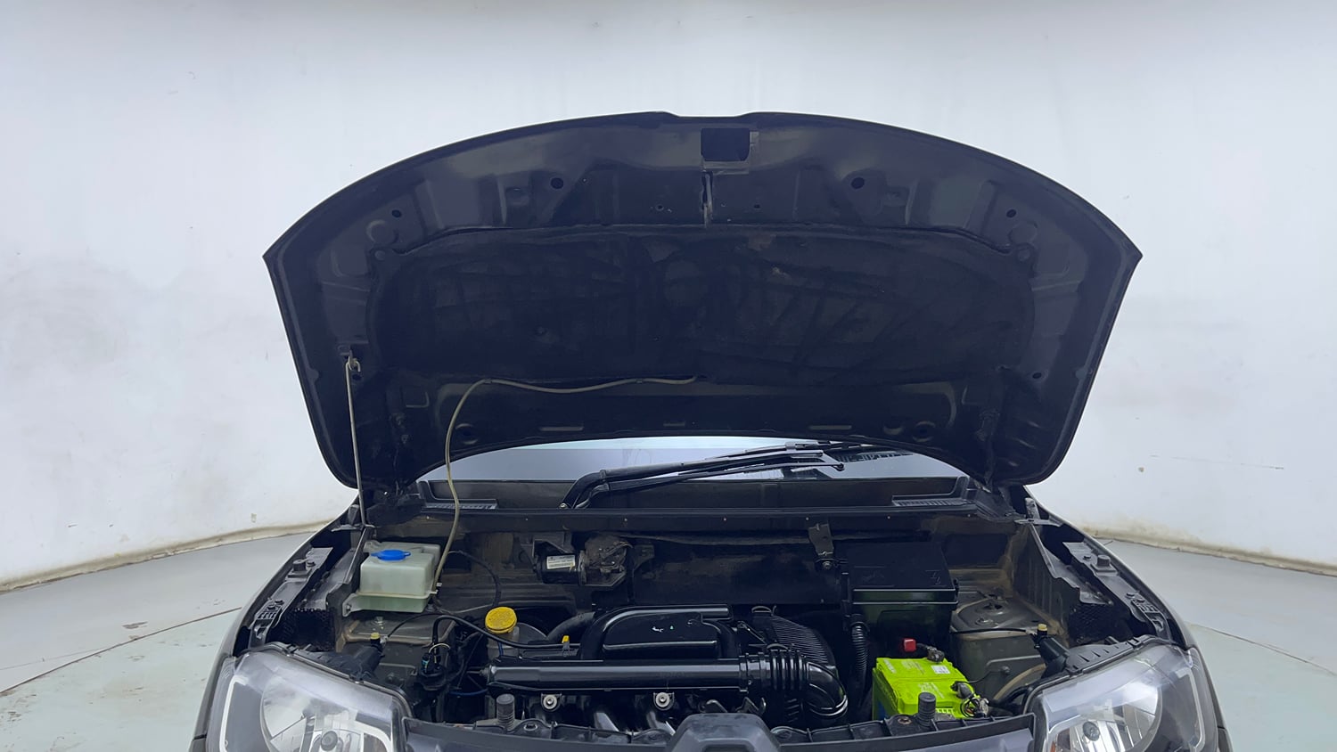 Used 2016 Renault Kwid RXT Petrol Manual engine ENGINE & BONNET OPEN FRONT VIEW