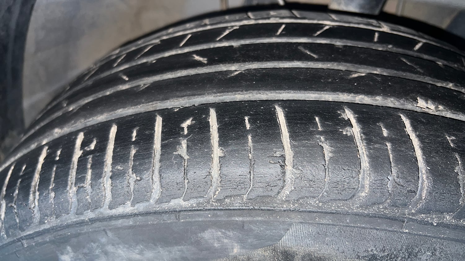Used 2020 Hyundai Venue SX 1.4 CRDi Diesel Manual tyres RIGHT FRONT TYRE TREAD VIEW