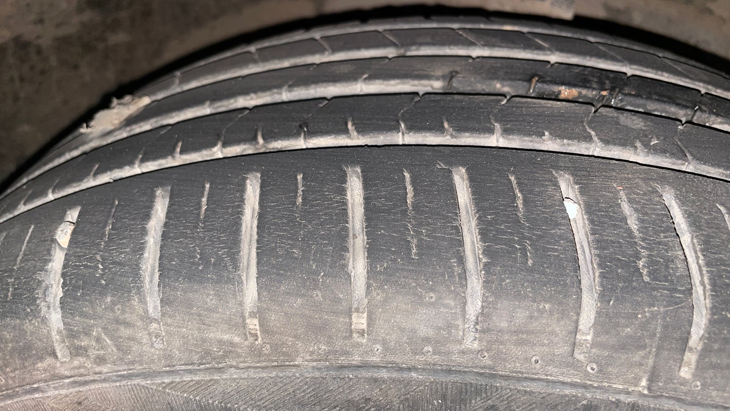 Used 2016 Maruti Suzuki Ciaz ZXi Petrol Manual tyres RIGHT FRONT TYRE TREAD VIEW