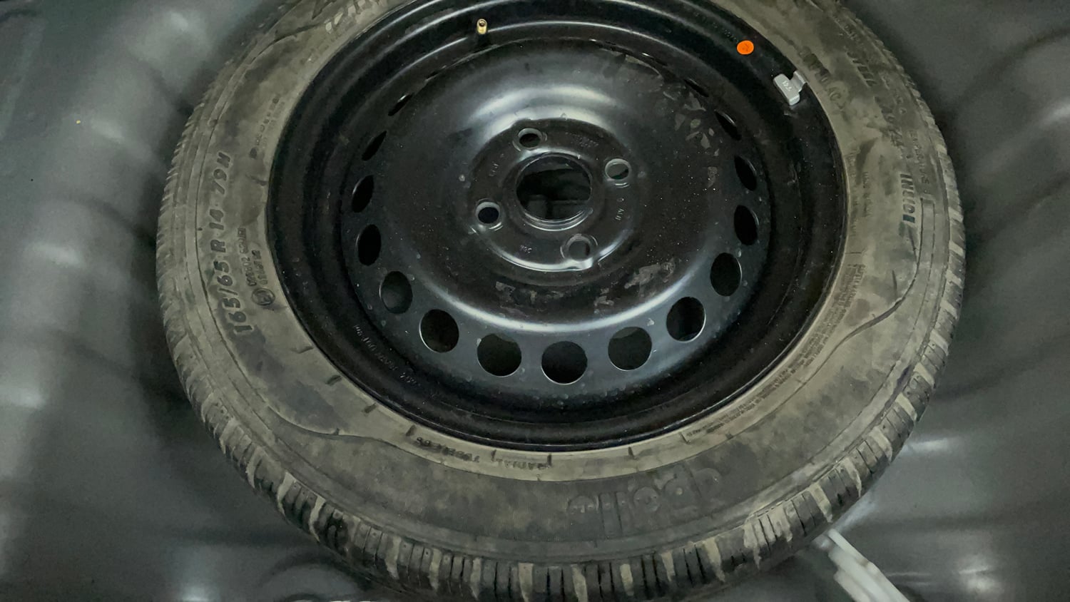Used 2019 Hyundai Grand i10 Sportz AT 1.2 Kappa VTVT Petrol Automatic tyres SPARE TYRE VIEW