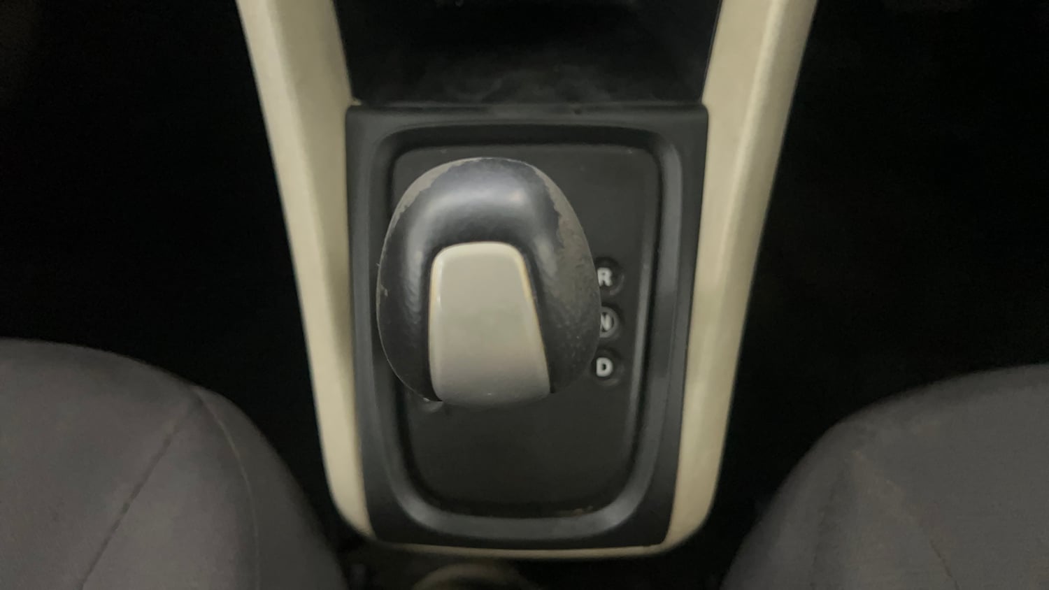 Used 2014 Maruti Suzuki Celerio VXi AMT Petrol Automatic interior GEAR  KNOB VIEW
