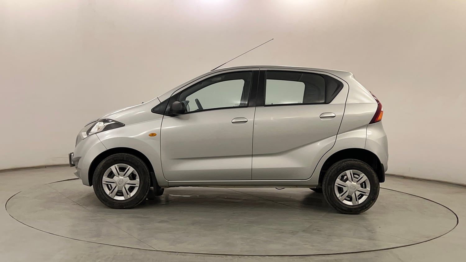 Used 2019 Datsun Redi-GO S 1.0 Petrol Manual exterior LEFT SIDE VIEW