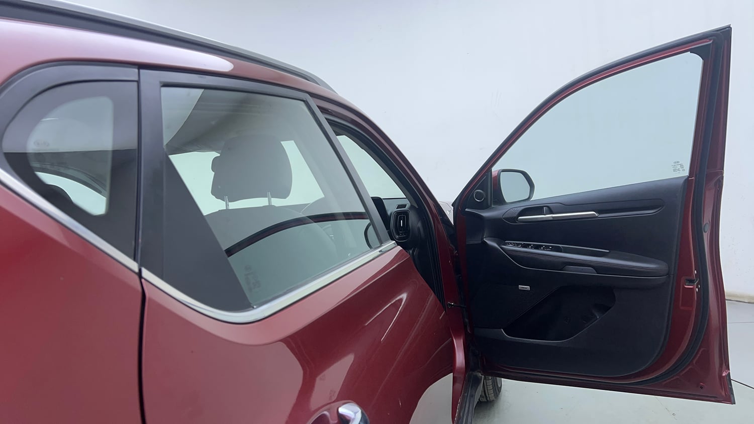 Used 2020 Kia Sonet GTX Plus 1.5 AT Diesel Automatic interior RIGHT FRONT DOOR OPEN VIEW