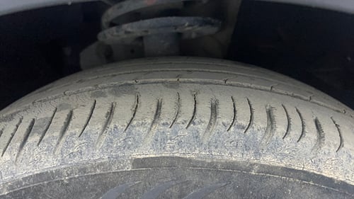Used 2022 Mahindra XUV700 AX 7 Petrol AT Luxury Pack 7 STR Petrol Automatic tyres RIGHT FRONT TYRE TREAD VIEW