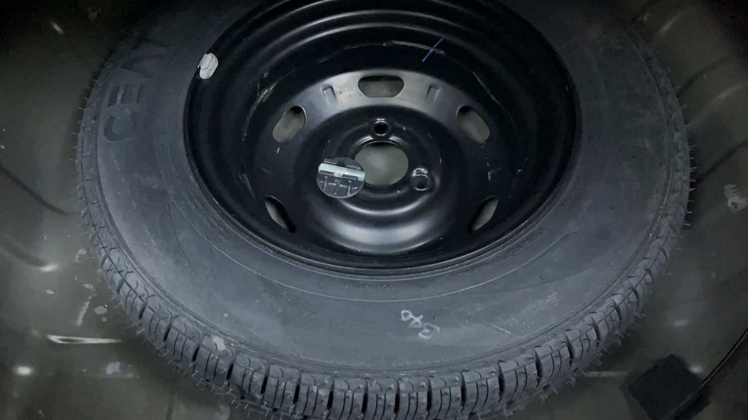Used 2016 Renault Kwid RXT Petrol Manual tyres SPARE TYRE VIEW