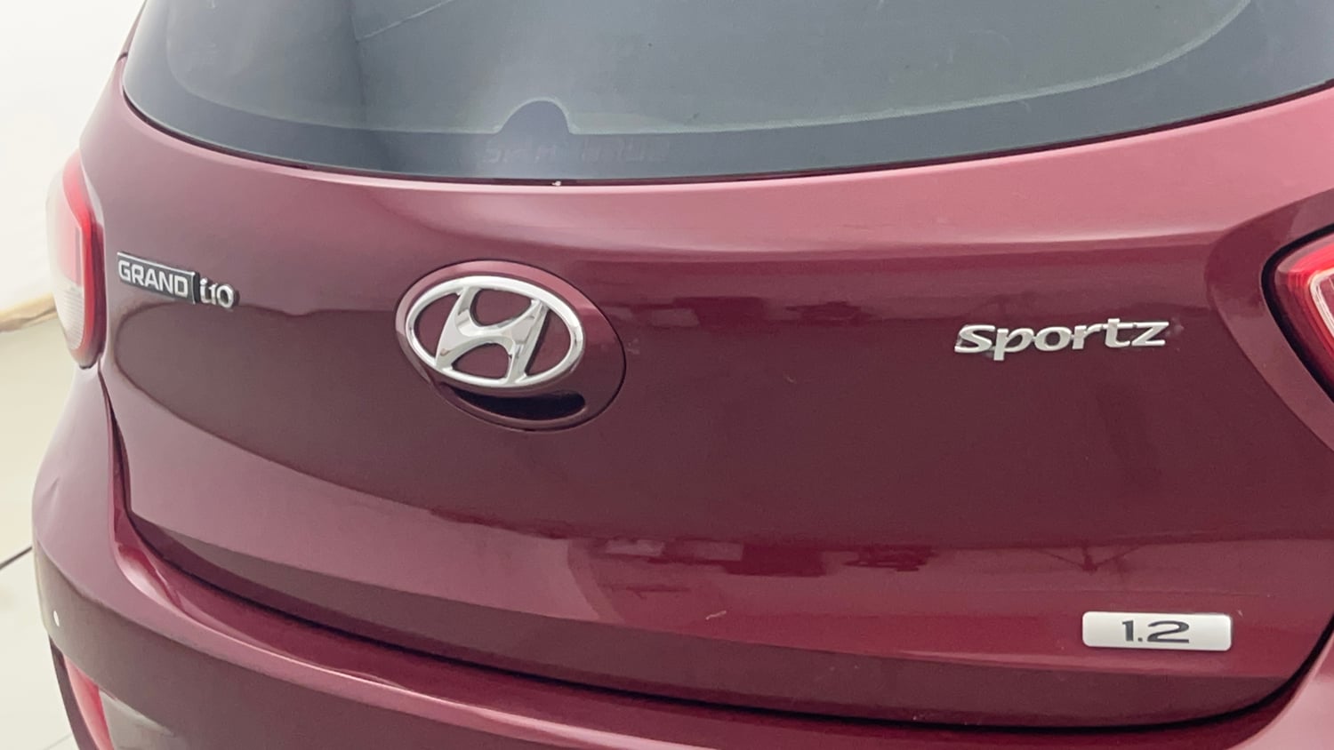 Used 2014 Hyundai Grand i10 Sportz 1.2 Kappa VTVT Petrol Manual dents MINOR DENT