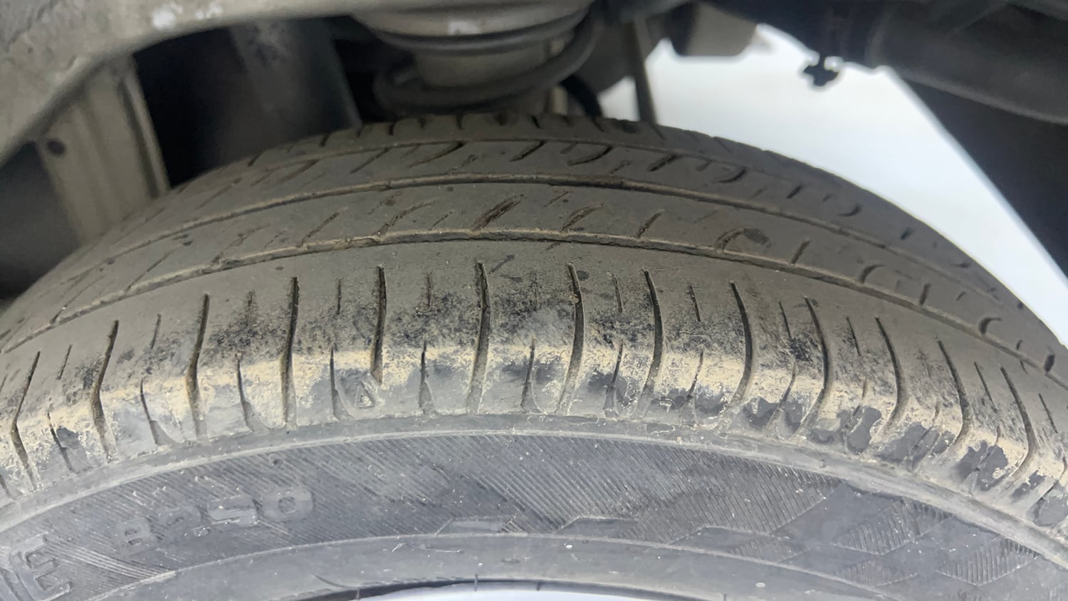 Used 2014 Maruti Suzuki Alto 800 Lxi Petrol Manual tyres LEFT REAR TYRE TREAD VIEW