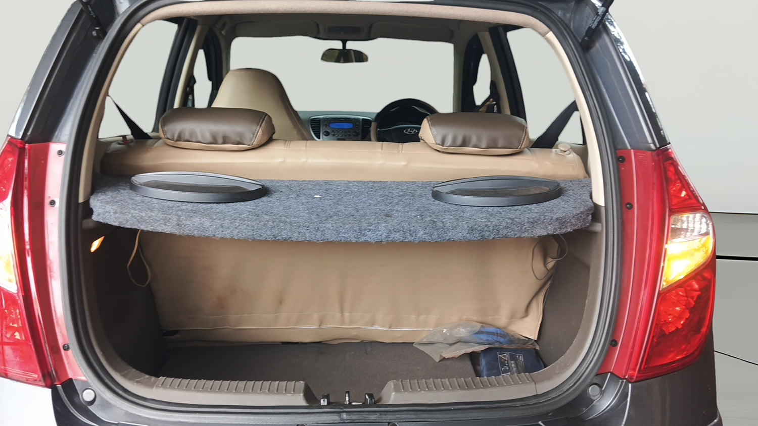 Used 2012 Hyundai i10 Sportz 1.2 Kappa2 Petrol Manual interior DICKY INSIDE VIEW