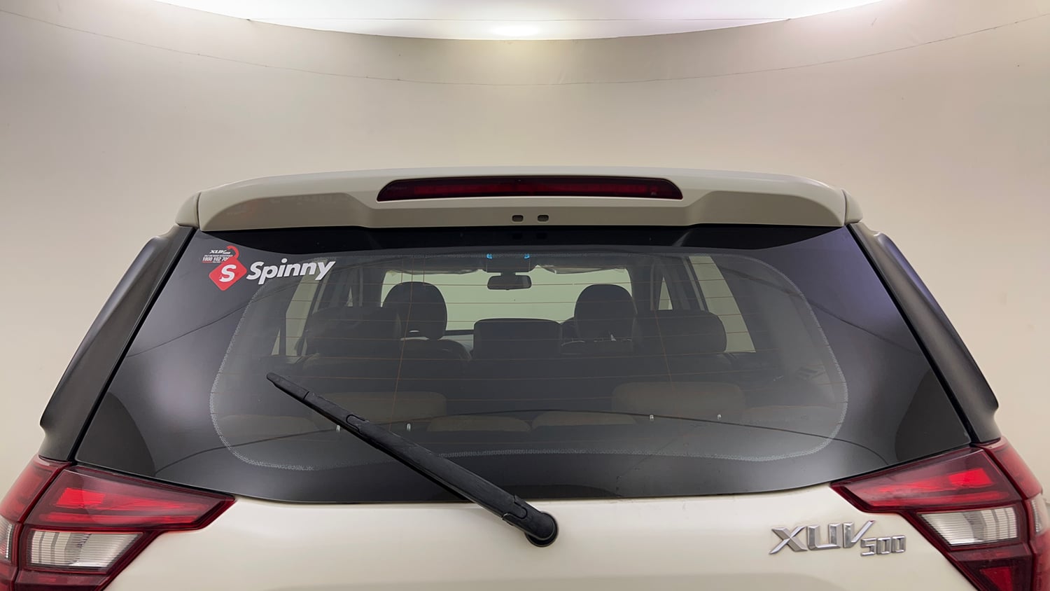 Used 2019 Mahindra XUV500 W7 Diesel Manual exterior BACK WINDSHIELD VIEW