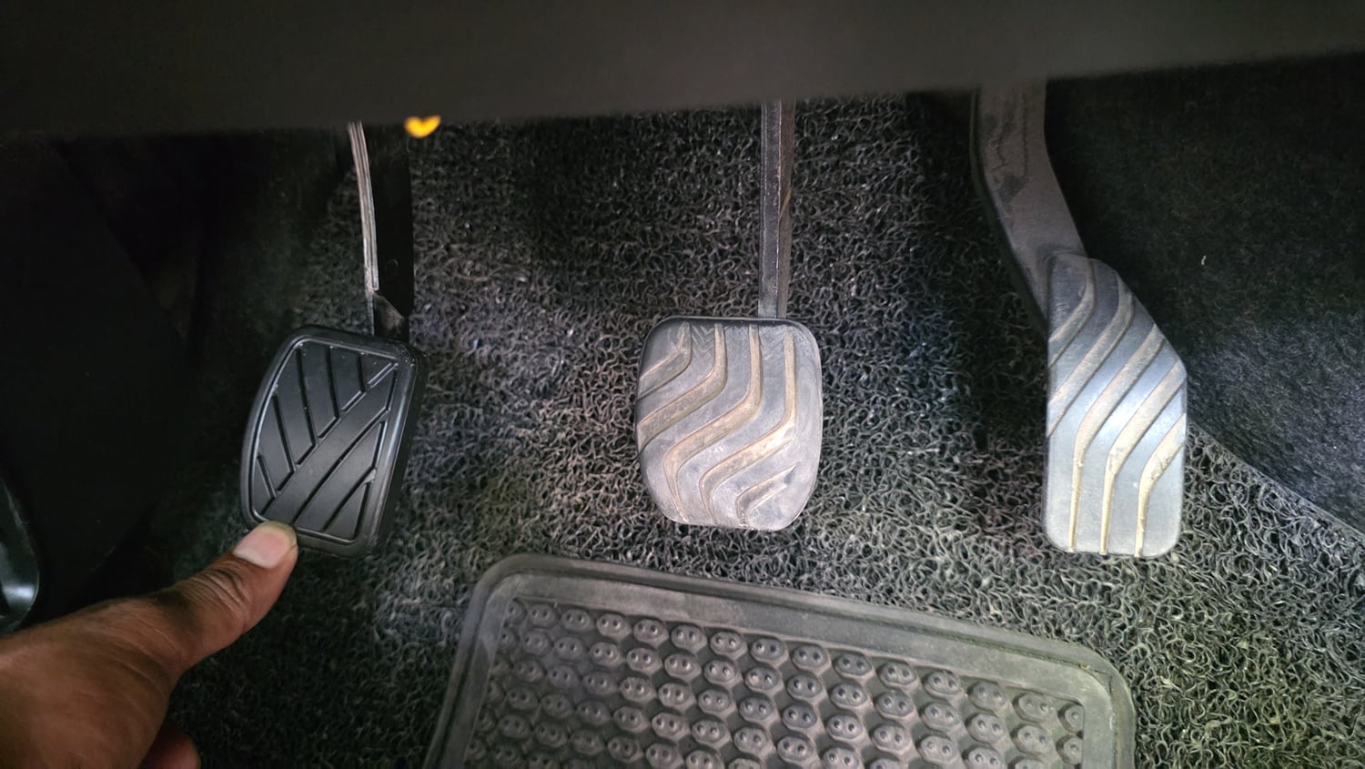Used 2022 Renault Kwid RXL (O) 0.8 Petrol Manual interior PEDALS VIEW