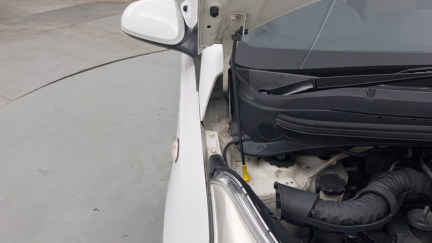 Used 2016 Hyundai Grand i10 Magna 1.2 Kappa VTVT Petrol Manual engine ENGINE RIGHT SIDE HINGE & APRON VIEW