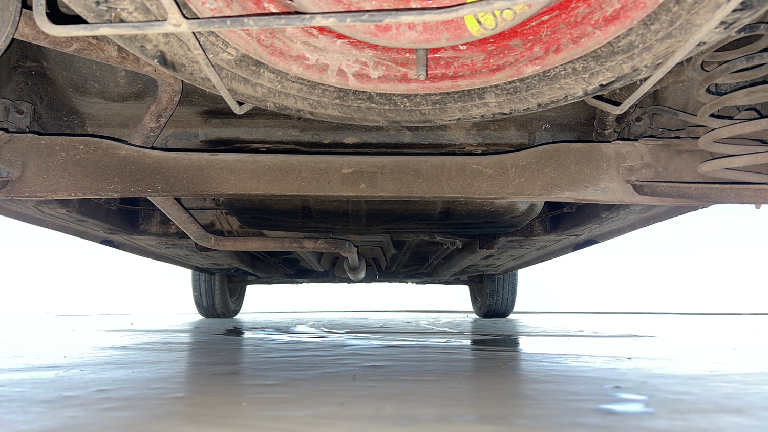 Used 2022 Renault Triber RXZ Petrol Manual extra REAR UNDERBODY VIEW (TAKEN FROM REAR)