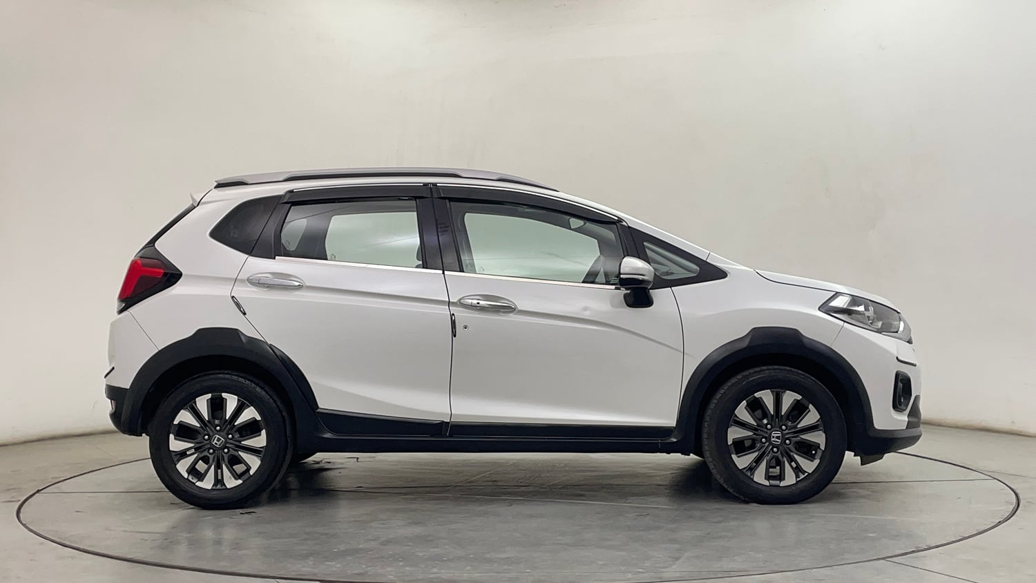 Used 2020 Honda WR-V VX MT Diesel Diesel Manual exterior RIGHT SIDE VIEW