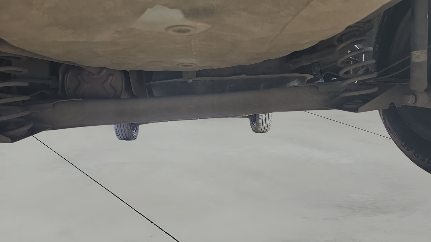 Used 2022 Renault Kwid RXL (O) 0.8 Petrol Manual extra REAR UNDERBODY VIEW (TAKEN FROM REAR)