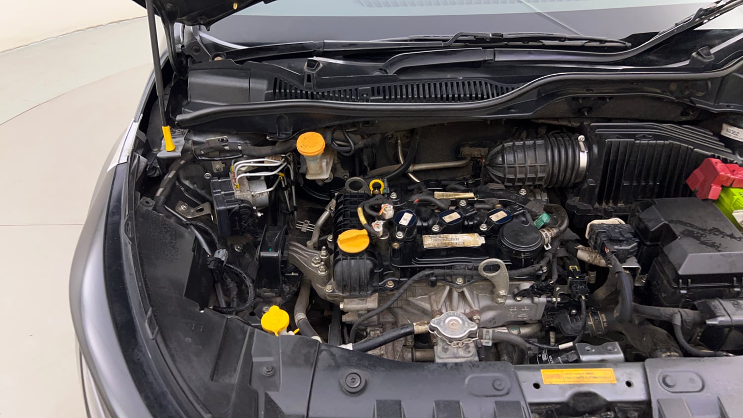 Used 2021 Tata Altroz XZ Petrol Petrol Manual engine ENGINE RIGHT SIDE HINGE & APRON VIEW