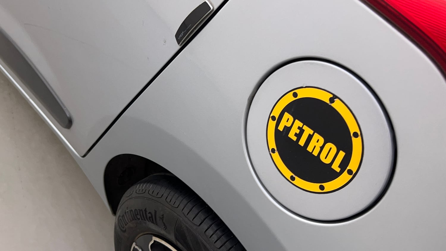 Used 2018 Hyundai Grand i10 Magna AT 1.2 Kappa VTVT Petrol Automatic dents MINOR SCRATCH