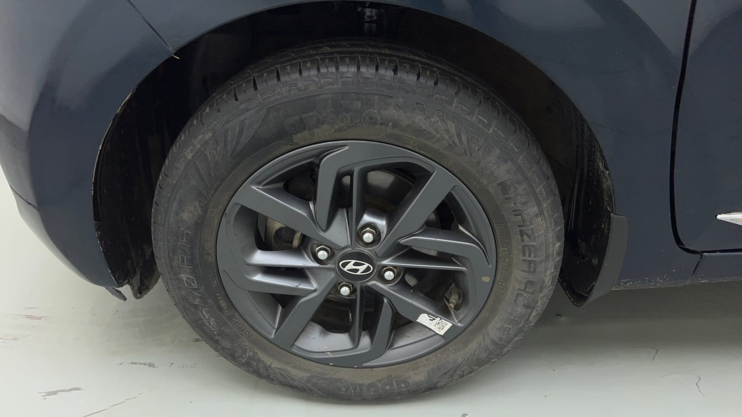 Used 2022 Hyundai Grand i10 Nios Sportz 1.2 Kappa VTVT CNG Cng Manual tyres LEFT FRONT TYRE RIM VIEW