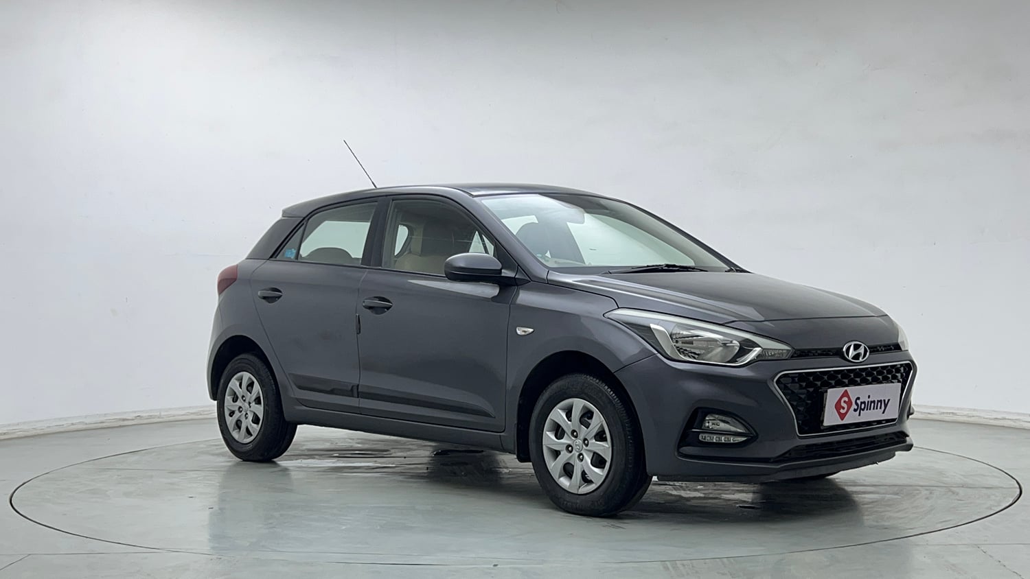 Used 2020 Hyundai Elite i20 Magna Plus 1.2 Petrol Manual exterior RIGHT FRONT CORNER VIEW